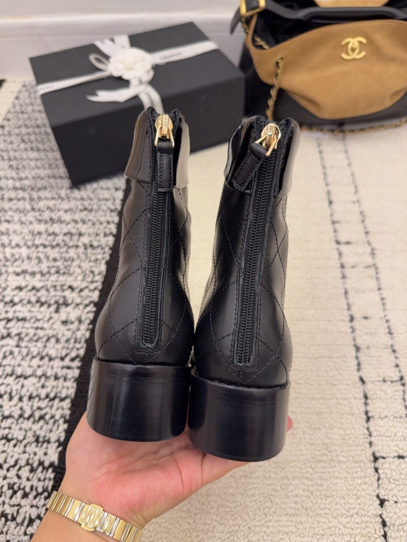 Ch**el boots